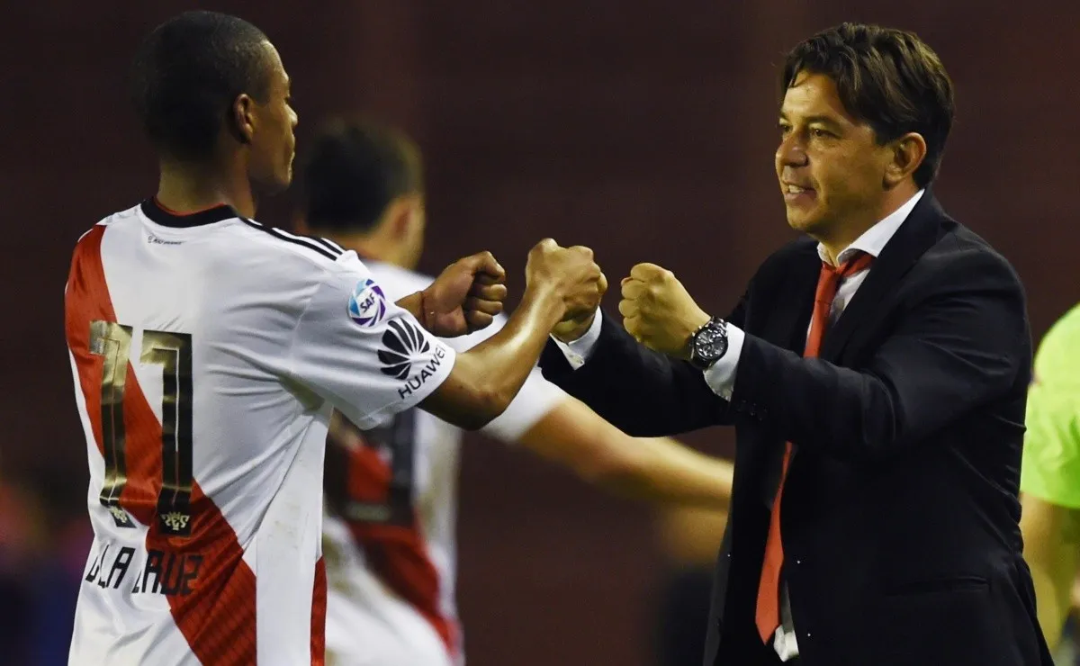 Gallardo sigue apoyando a De La Cruz.