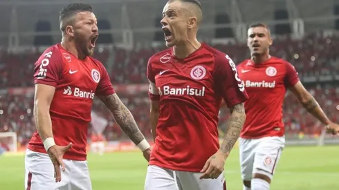 D'Alessandro grita un gol con la camiseta de Inter de Porto Alegre.