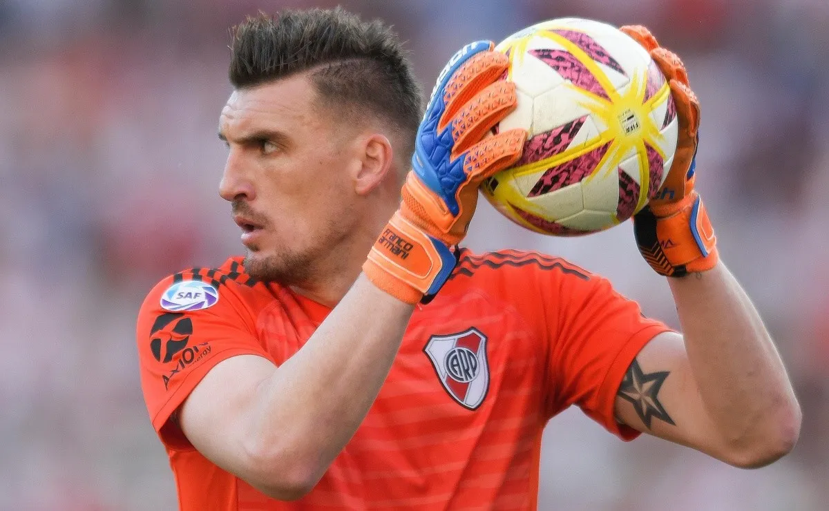 Armani no estuvo presente en 8 partidos oficiales con River.