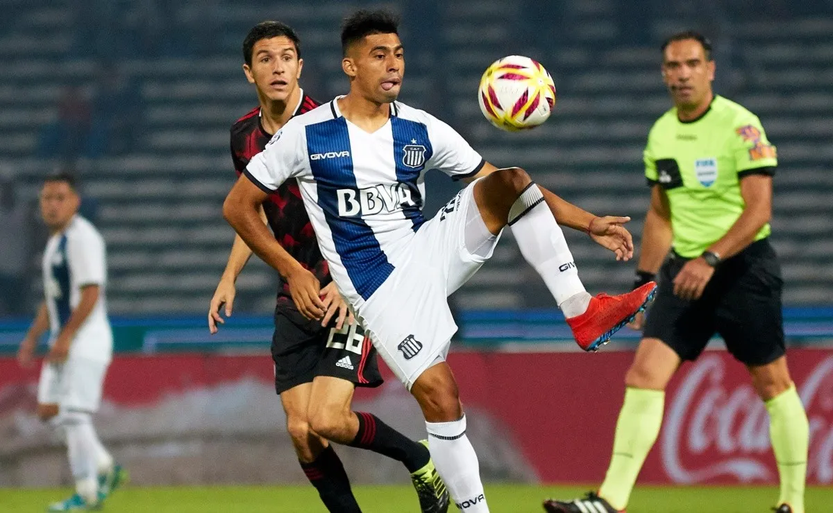 River se enfrentó a Talleres en el estadio Mario Alberto Kempes.