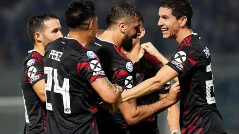 El Más Grande venció 2-0 a Talleres y quedó prácticamente clasificado.