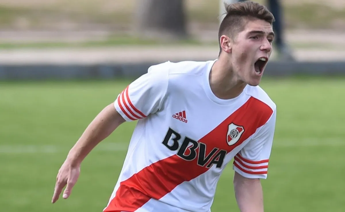 Rollheiser jugó un partido con el plantel profesional, y fue un amistoso a principios del 2018