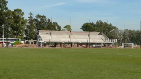 Una de las tribunas en construcción del River Camp.