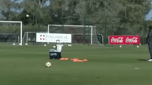 El técnico del Más Grande se lució en Ezeiza con diferentes remates y efectos.