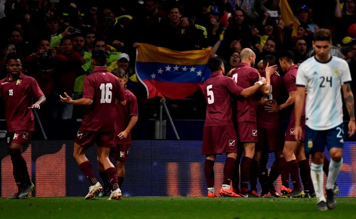 Armani le ganó el puesto a Andrada, mientras que Montiel hace su debut en la Selección