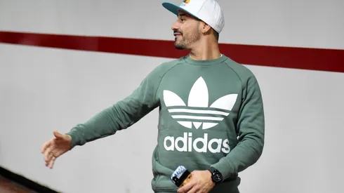 Mora pasó un buen rato con sus excompañeros.