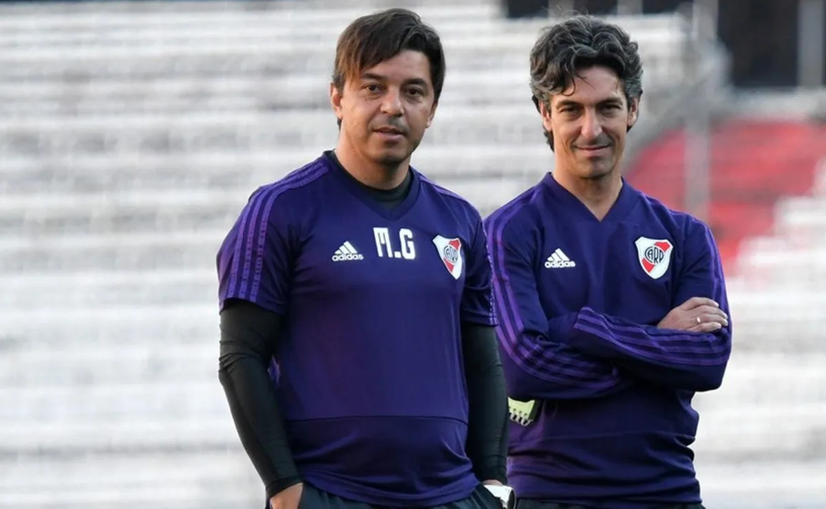 Marcelo Gallardo junto a Hernán Buján, uno de sus colaboradores en River.