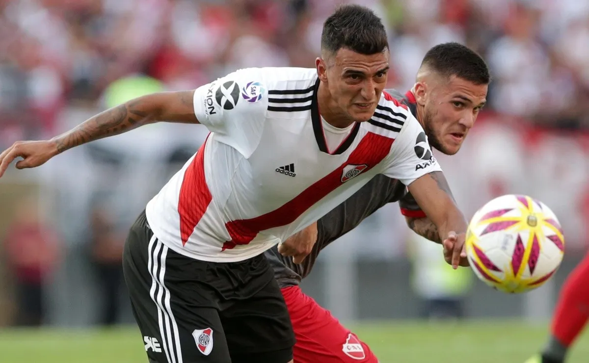 Suárez fue titular ante Independiente y protagonizó un gran papel.