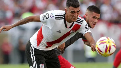 Suárez fue titular ante Independiente y protagonizó un gran papel.