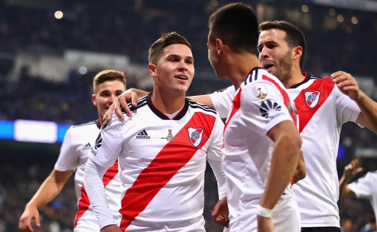 Quintero recibió muchísimo saludos del fútbol y del Mundo River.