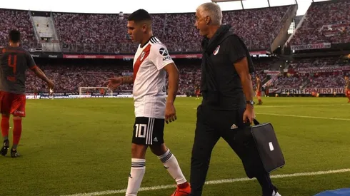 Juanfer debió salir reemplazado en el segundo tiempo ante Independiente.