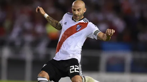 El defensor de River llegó a la quinta amarilla ante Independiente.