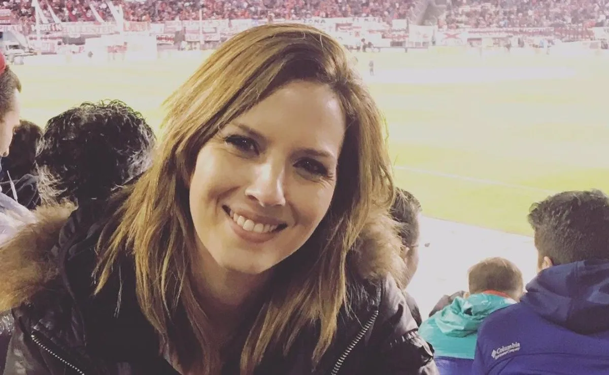Soledad, fanática de River, alentando al Más Grande en el Monumental