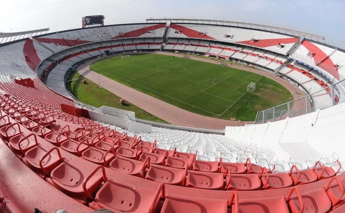La sanción de jugar a puertas cerradas rige para los partidos ante Palestino y Alianza Lima