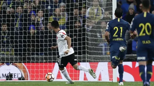 Gonzalo Martínez se iba solo para el tercer gol en la final ante Boca.