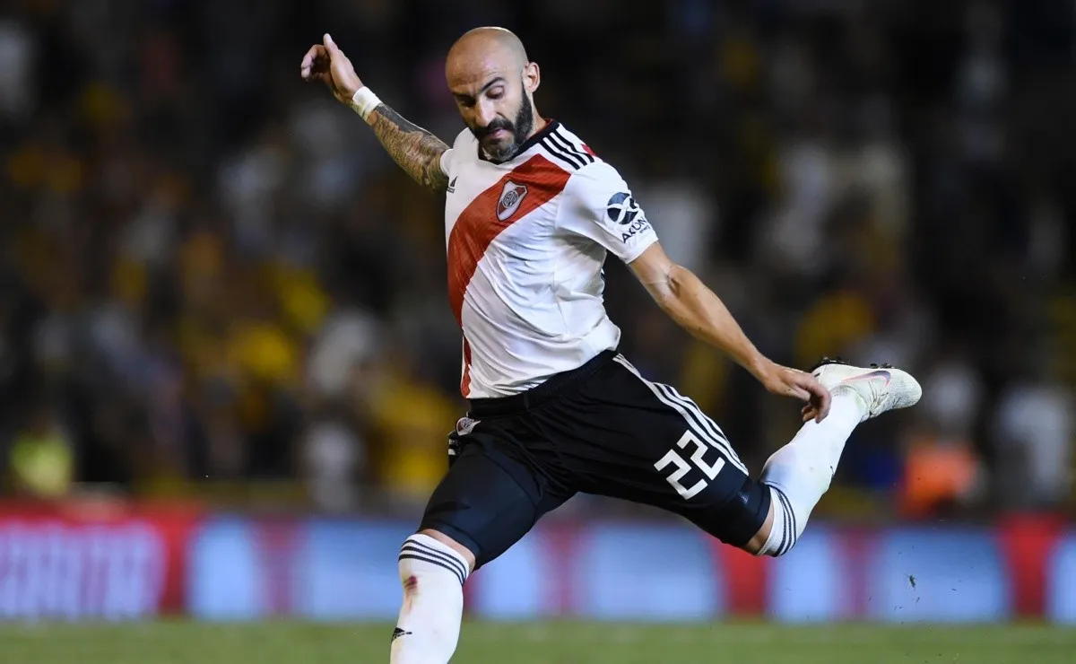 River se enfrenta a Atlético Tucumán en el estadio José Fierro.