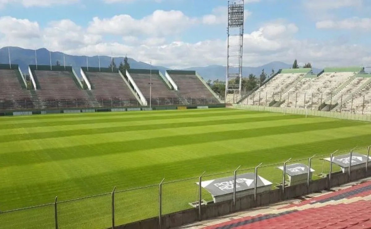 River jugó cinco veces por Copa Argentina en Salta: tres triunfos y dos empates: perdió ante Racing y eliminó a Ferro.