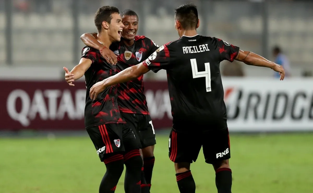 Ferreira metió un golazo y los hinchas deliraron en las redes sociales.