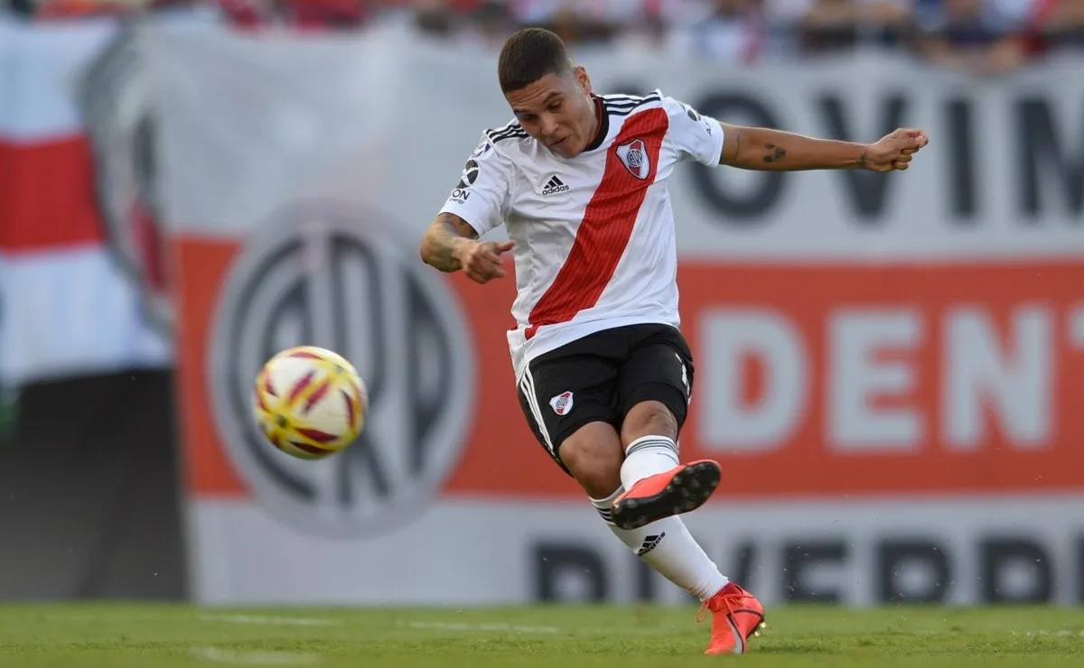 River se enfrenta ante Alianza Lima en el estadio Nacional del Perú.
