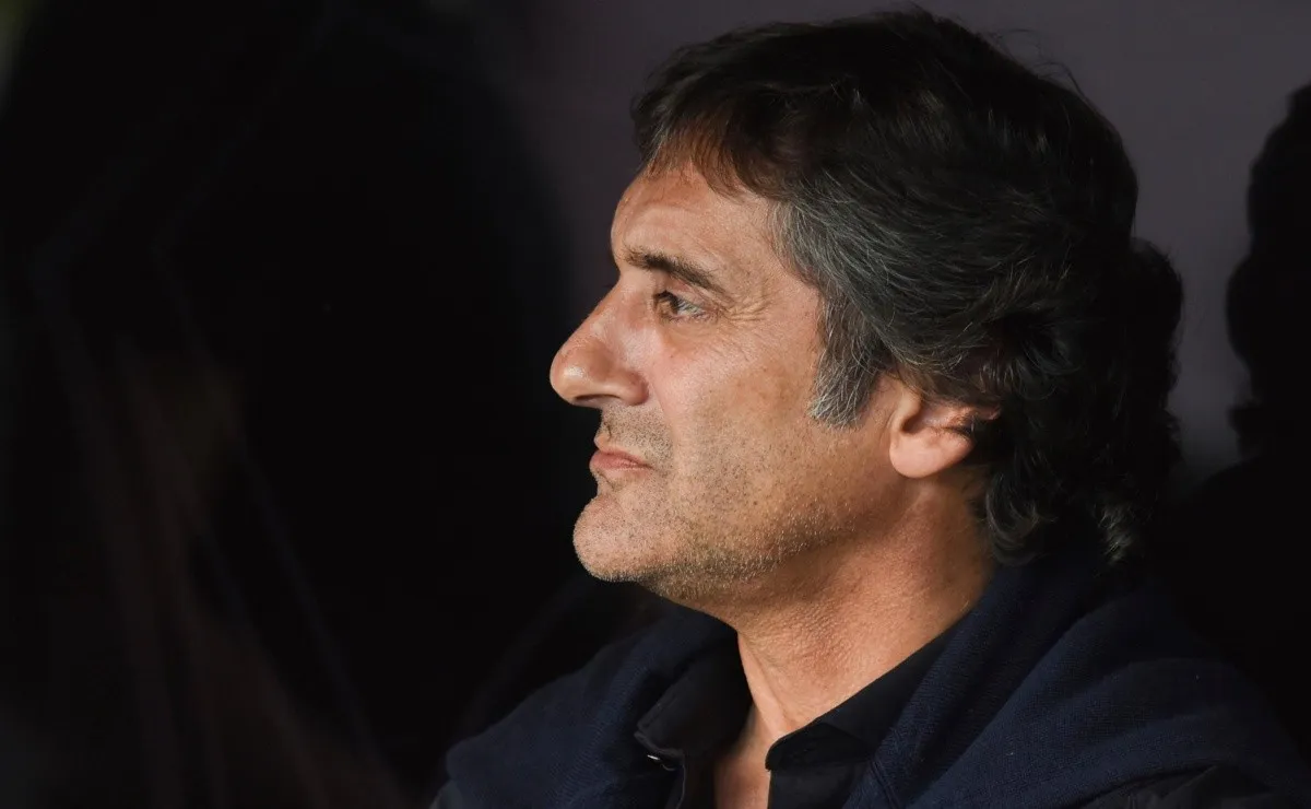 " A los chistosos que hacen política con el Monumental y tienen mucha guita que la pongan si aman a River", disparó Enzo