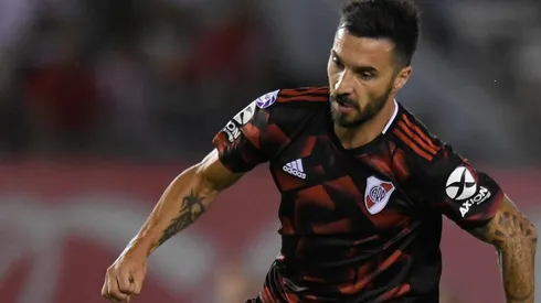 De penal, Scocco convirtió el cuarto gol de River ante Newell's.