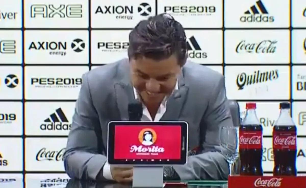 Marcelo Gallardo analizaba la victoria ante Newell's y no pudo aguantar la risa.