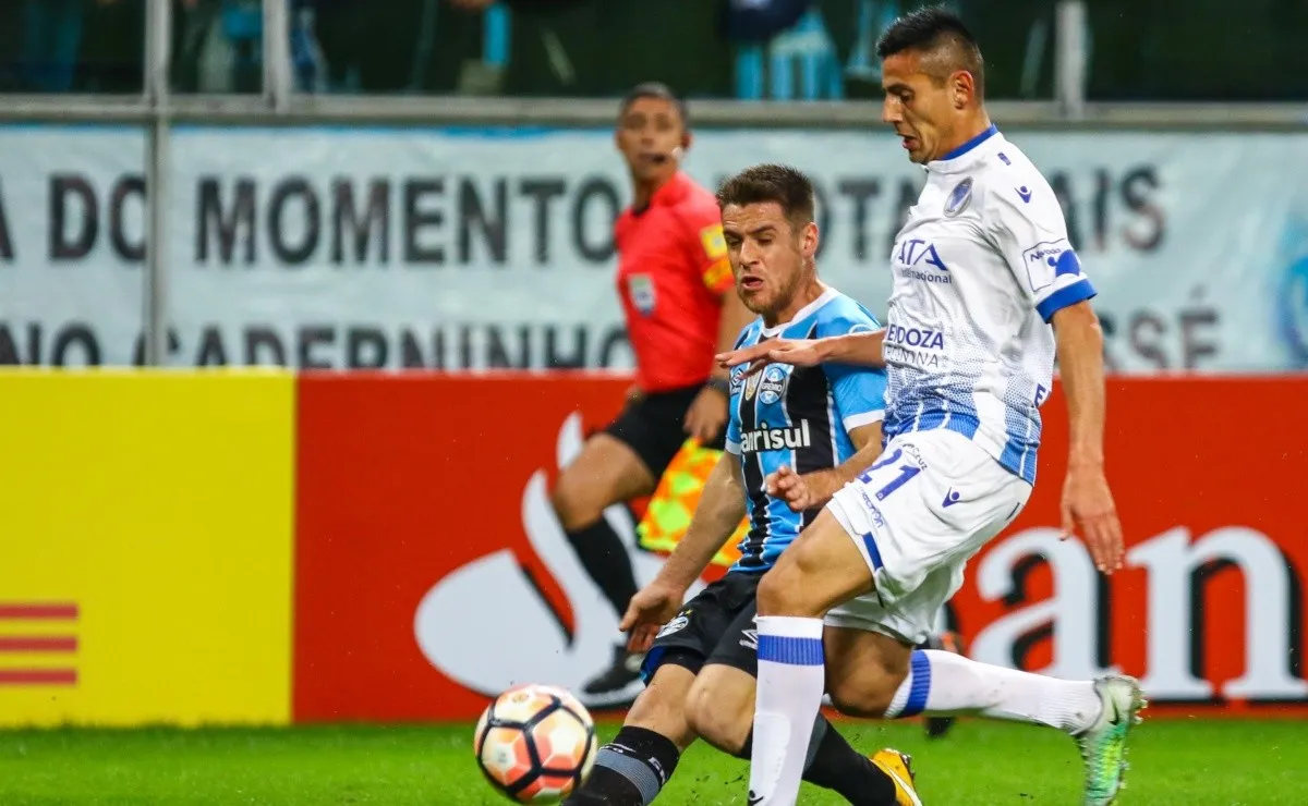 Fabrizio Angileri lleva 110 partidos oficiales en su carrera profesional, con cuatro goles y dos rojas. (FOTO: Getty)