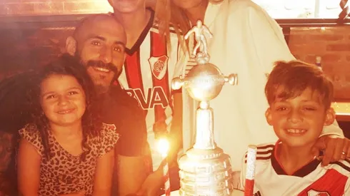 Pinola es fanático de River, y lo hizo saber con su torta de cumpleaños
