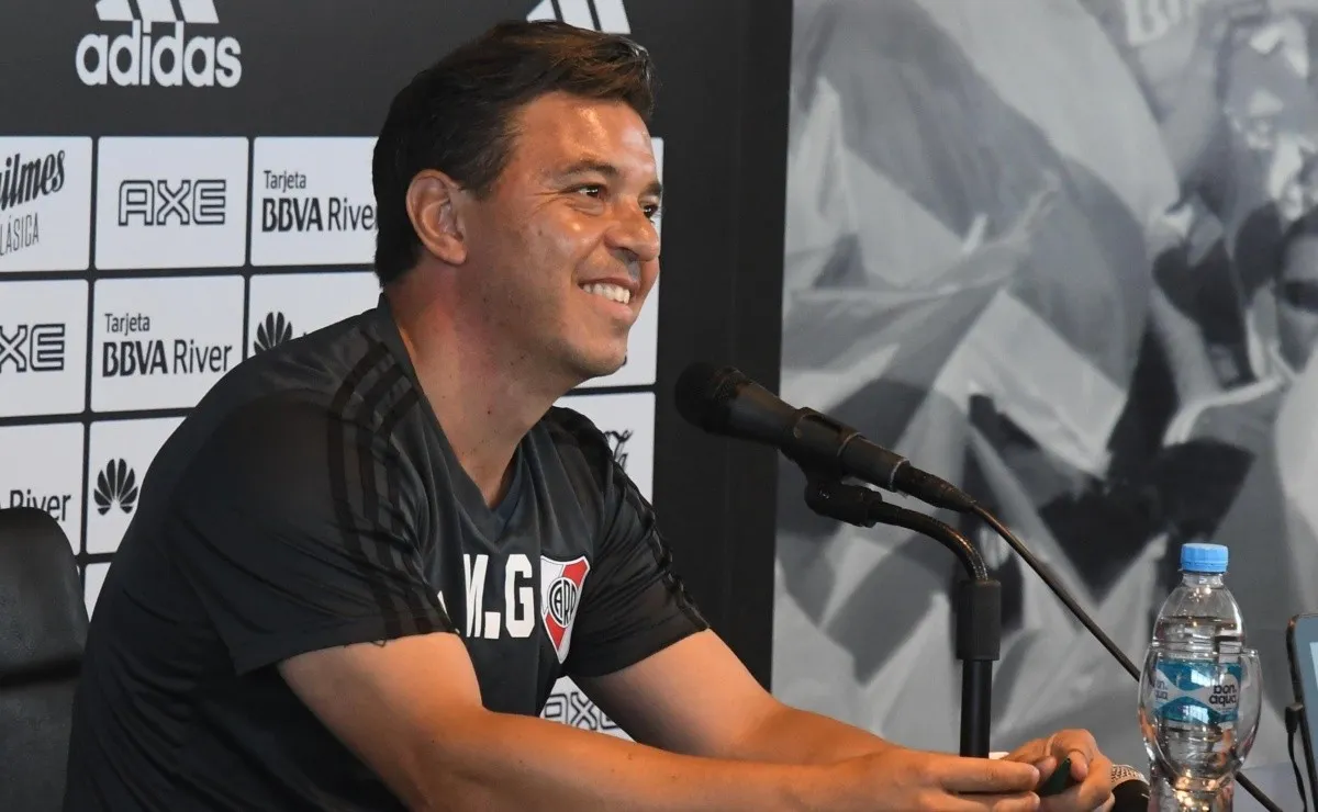 Gallardo en la conferencia de prensa que tuvo lugar en Ezeiza.