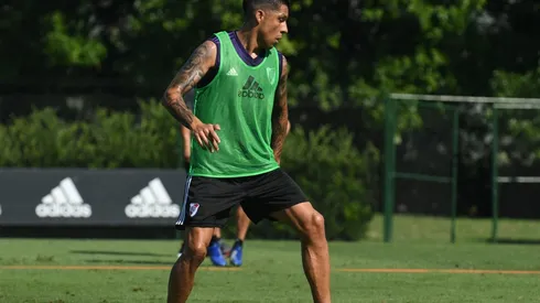 Enzo Pérez practicó a la par del plantel en el predio de Ezeiza.