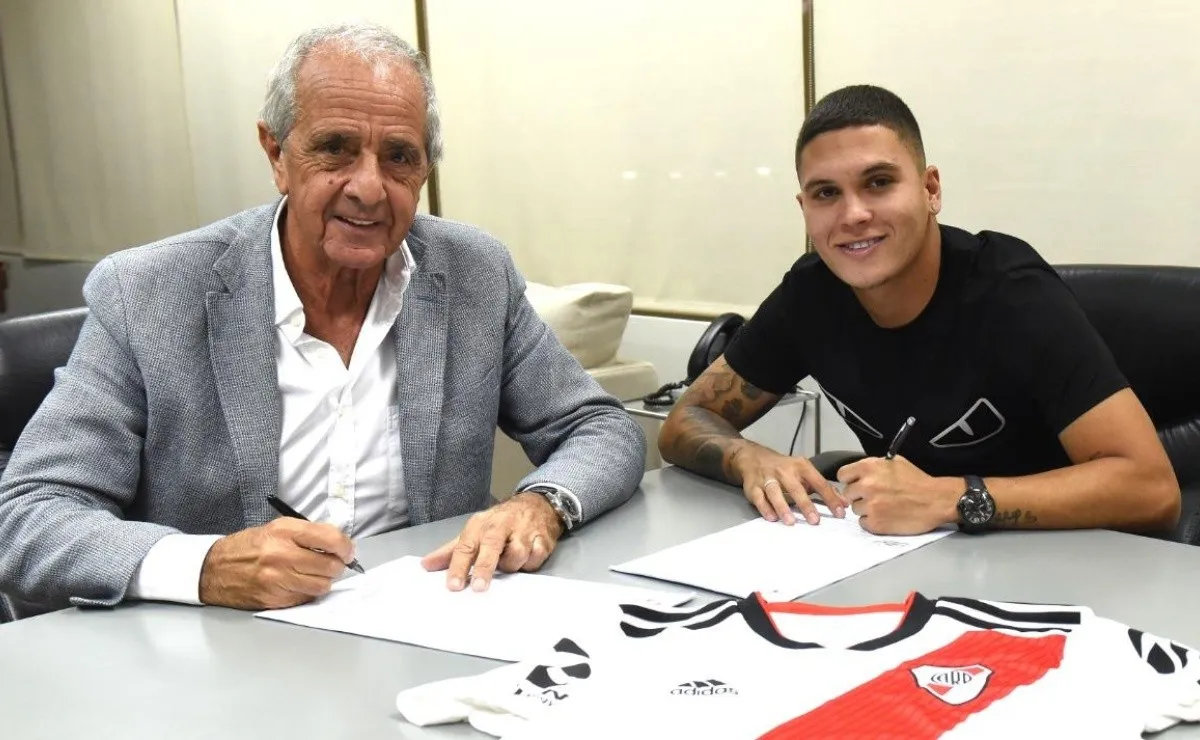 La firma de Juan Fernando Quintero.