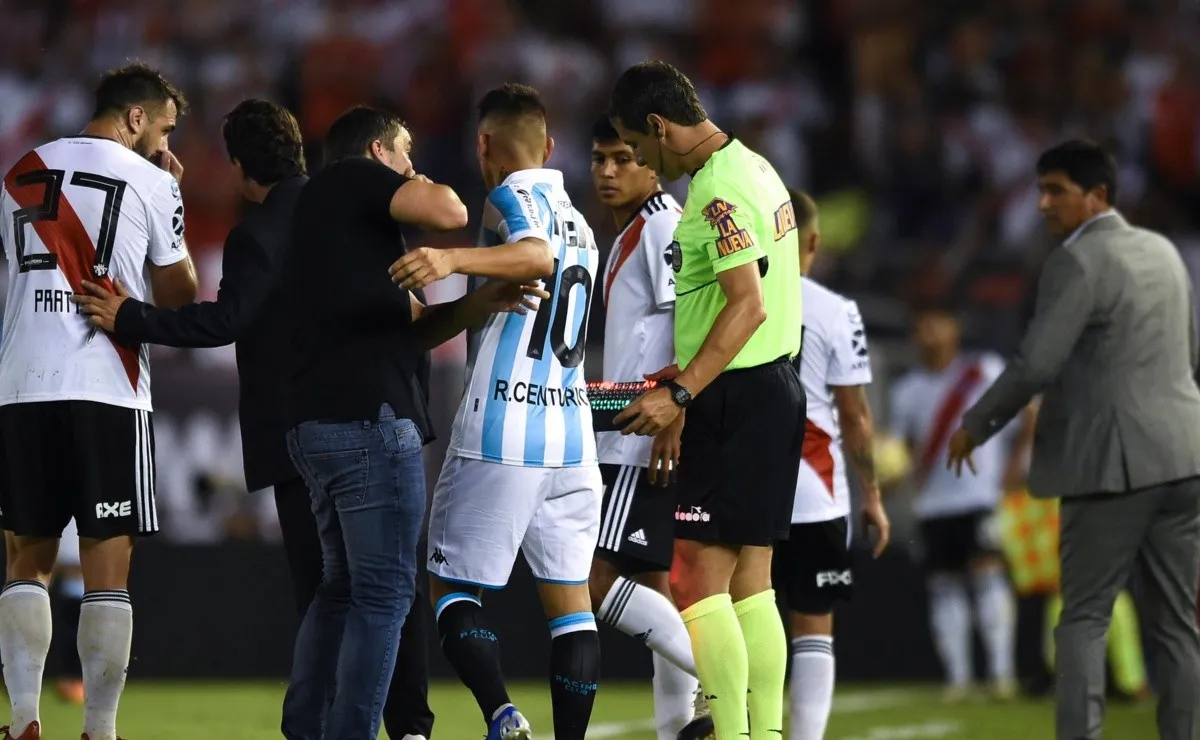 Rojas manifestó haberse sorprendido al observar el momento en el que el futbolista de Racing empujó al Chacho Coudet