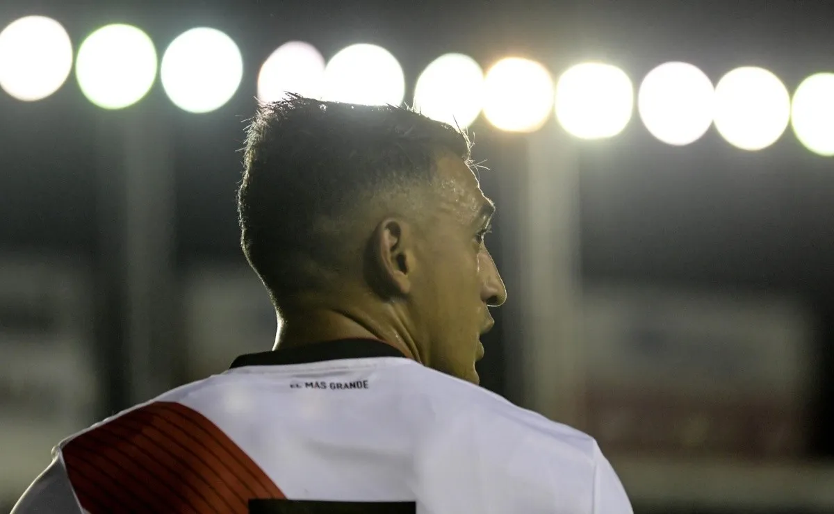 Banfield - River sufrió un corte de luz a los 27 minutos del primer tiempo.