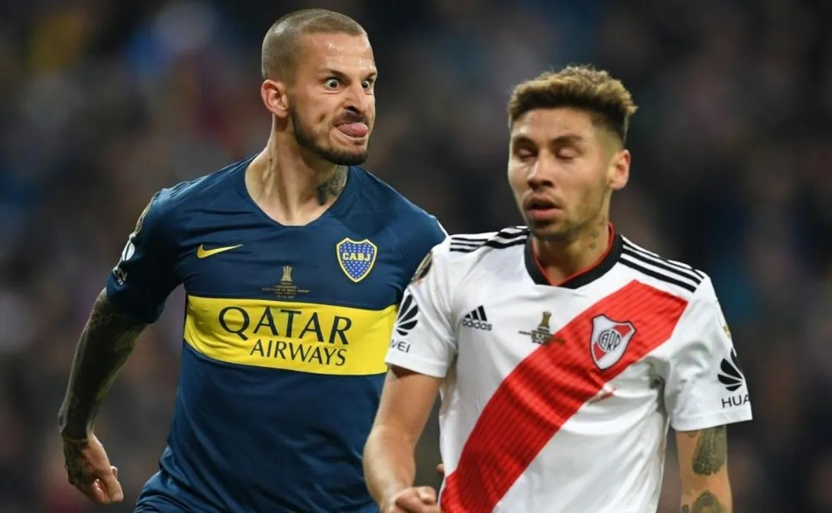 Benedetto sacándole la lengua a Montiel en la final que Boca perdió con River.