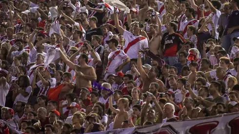 El estadio Monumental lució lleno como en las noches de Copa Libertadores y en los superclásicos. (FOTO: Getty)