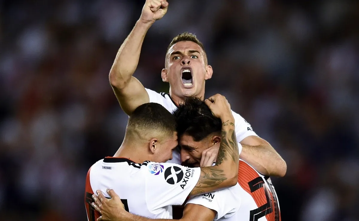El Más Grande le dio una lección futbolística al Racing puntero y le ganó 2-0 con baile incluido.