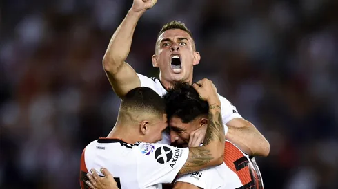 El Más Grande le dio una lección futbolística al Racing puntero y le ganó 2-0 con baile incluido.