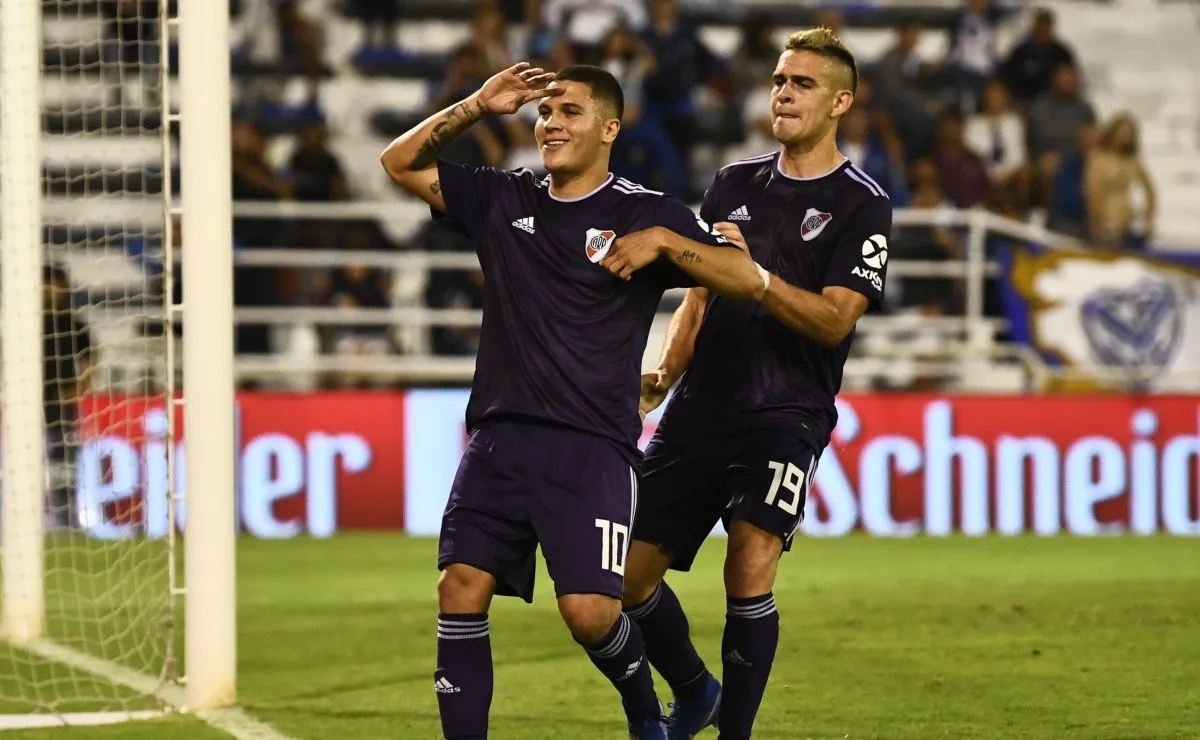 El festejo de Quintero y compañía en lo que fue el segundo gol de penal