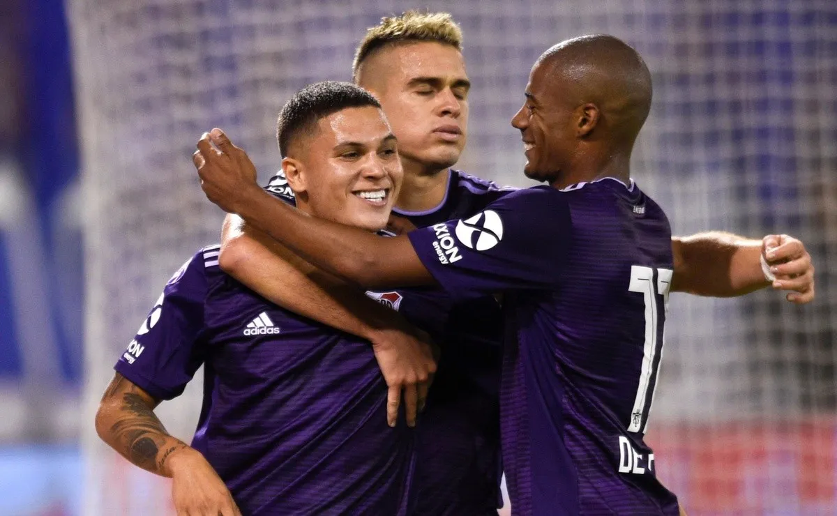 El Más Grande venció 2-1 a Vélez en Liniers, donde le cortó una racha de 14 partidos sin perder como local.