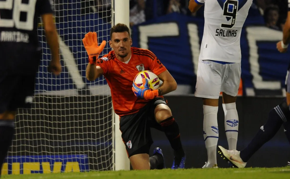 Franco Armani aseguró que tenía estudiado a Salinas, el futbolista de Vélez a quien le atajó el penal