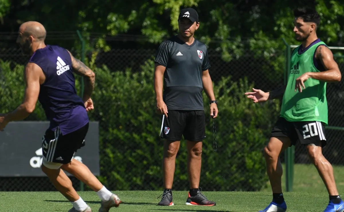Gallardo analiza qué equipo parará ante Racing en el Monumental.