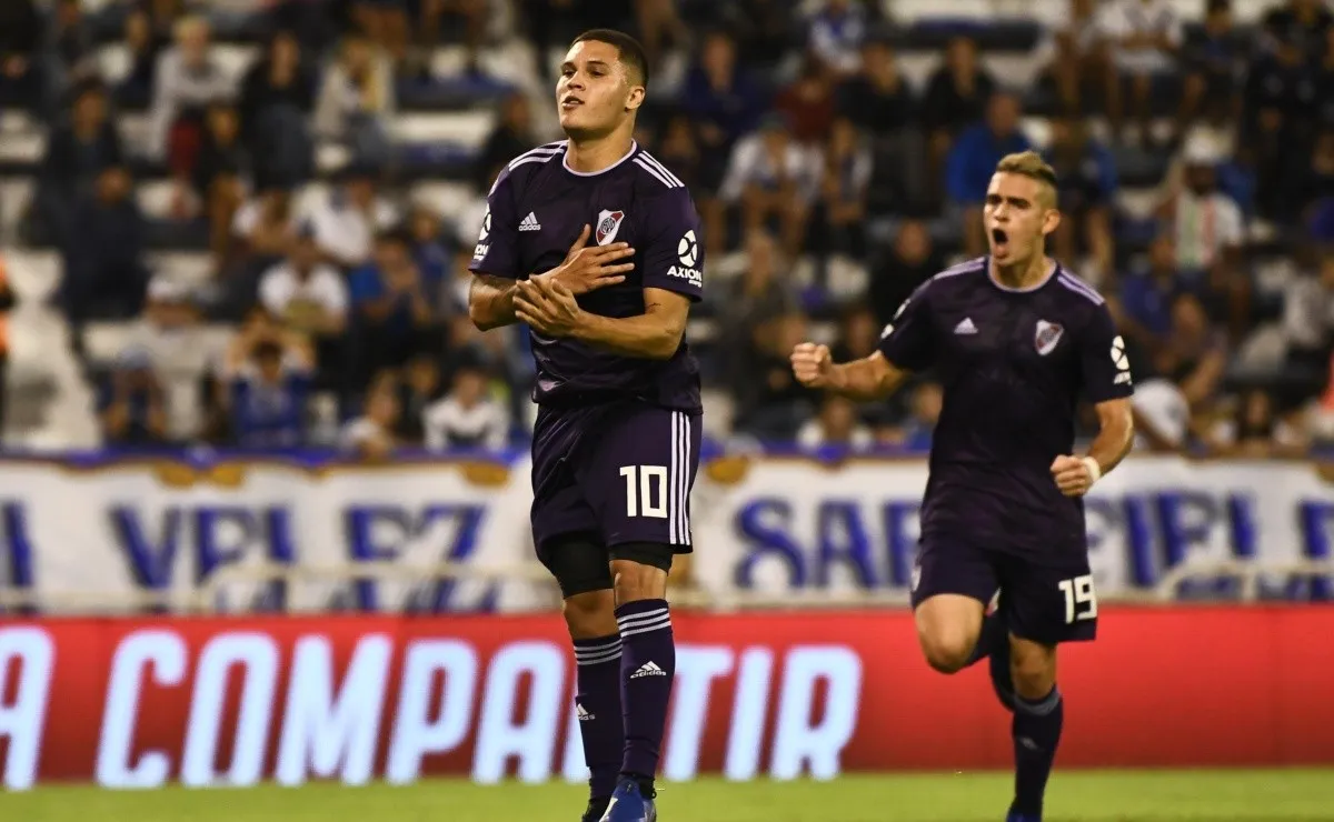 River se enfrenta a Vélez con la idea de continuar por la senda de los triunfos.