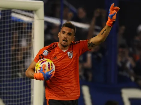 Armani se agrandó en Liniers para tapar un penal