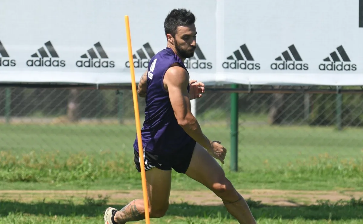 Ignacio Scocco recibió el alta médica en el entrenamiento llevado a cabo en Ezeiza.