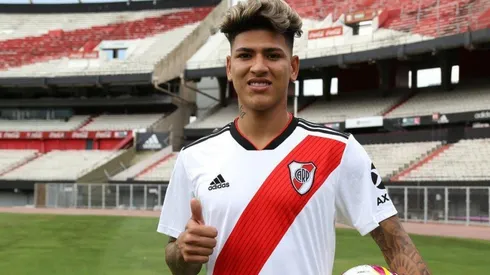 En el entrenamiento de este viernes, Jorge Carrascal dejó expuesto el dorsal que utilizará en River.