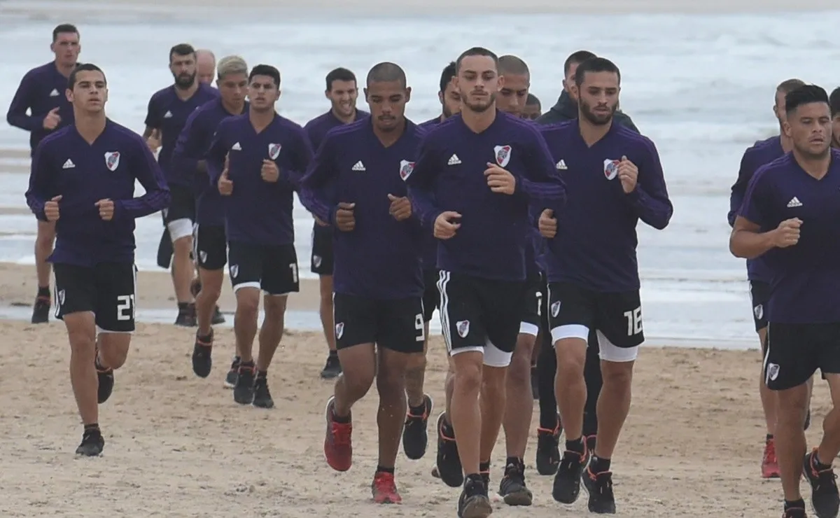 Marcelo Gallardo cuenta con 29 futbolistas en el plantel profesional, y luego hay 6 juveniles más que se están acoplando de a poco