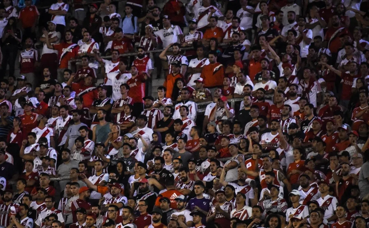 Los hinchas de River agotaron sus ubicaciones en el estadio Malvinas Argentinas.