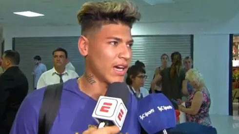 Carrascal aterrizó en Ezeiza y se mostró ilusionado con la idea de jugar en River.