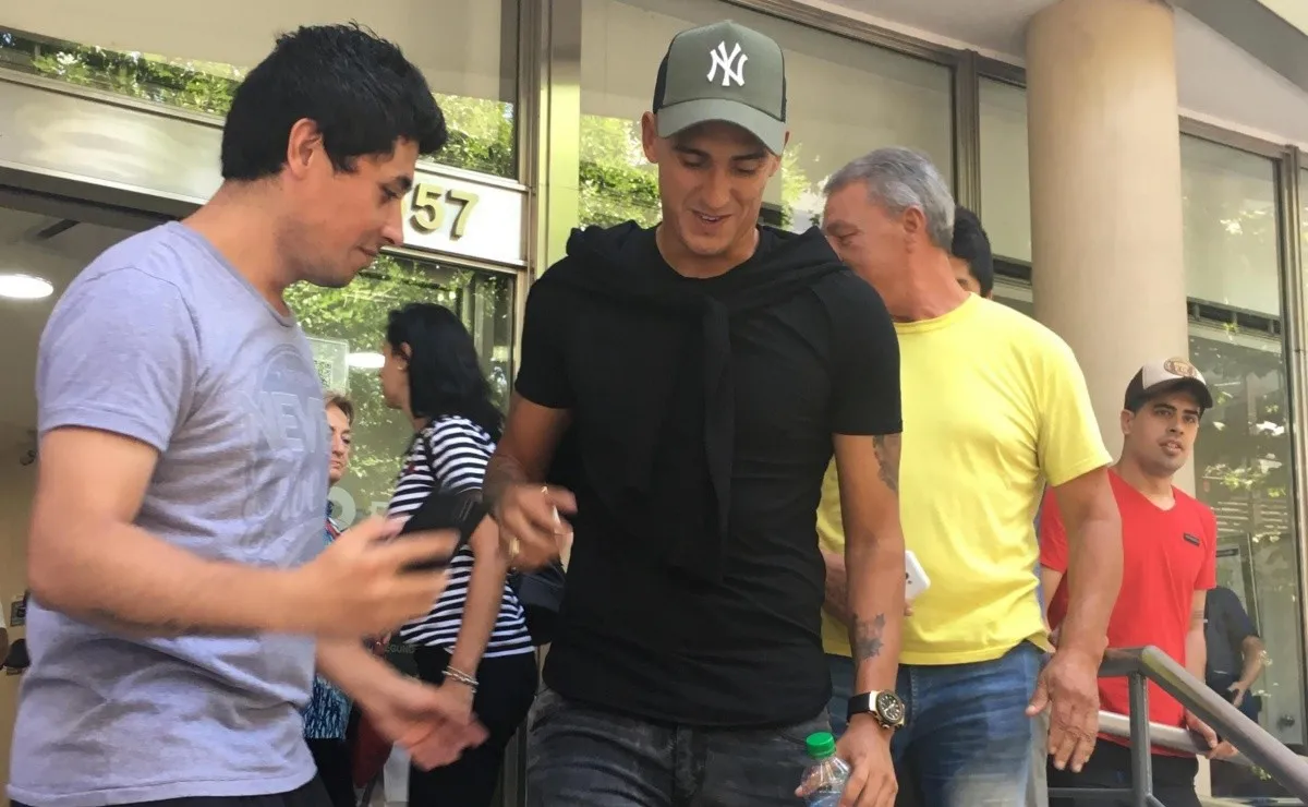Matías Suárez se realizó la revisión médica en la clínica Rossi, a 20 cuadras del estadio Monumental. (FOTO: LPM)