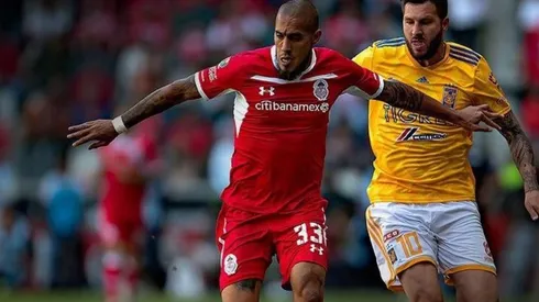 Como en la final de la Libertadores 2015, Maidana no dejó pasar a Gignac.